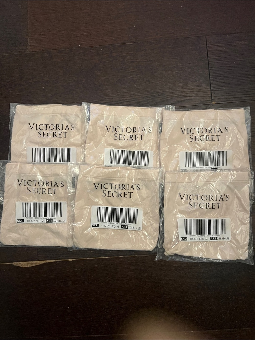 Victorias Secret - seamless panties -nude color 6 PAIR. 
Sz M